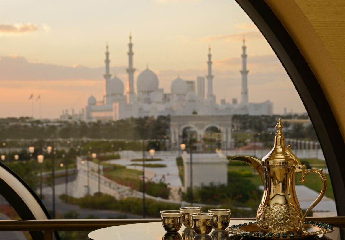 The Ritz-Carlton Abu Dhabi, Grand Canal Is Set To Celebrate The Magic Of  The Festive Season | Abu Dhabi Hotels Guide